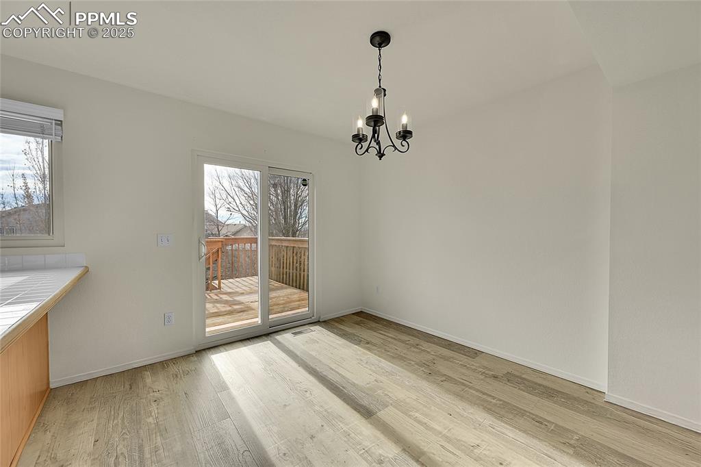 Image 11 of 39: Dining Area