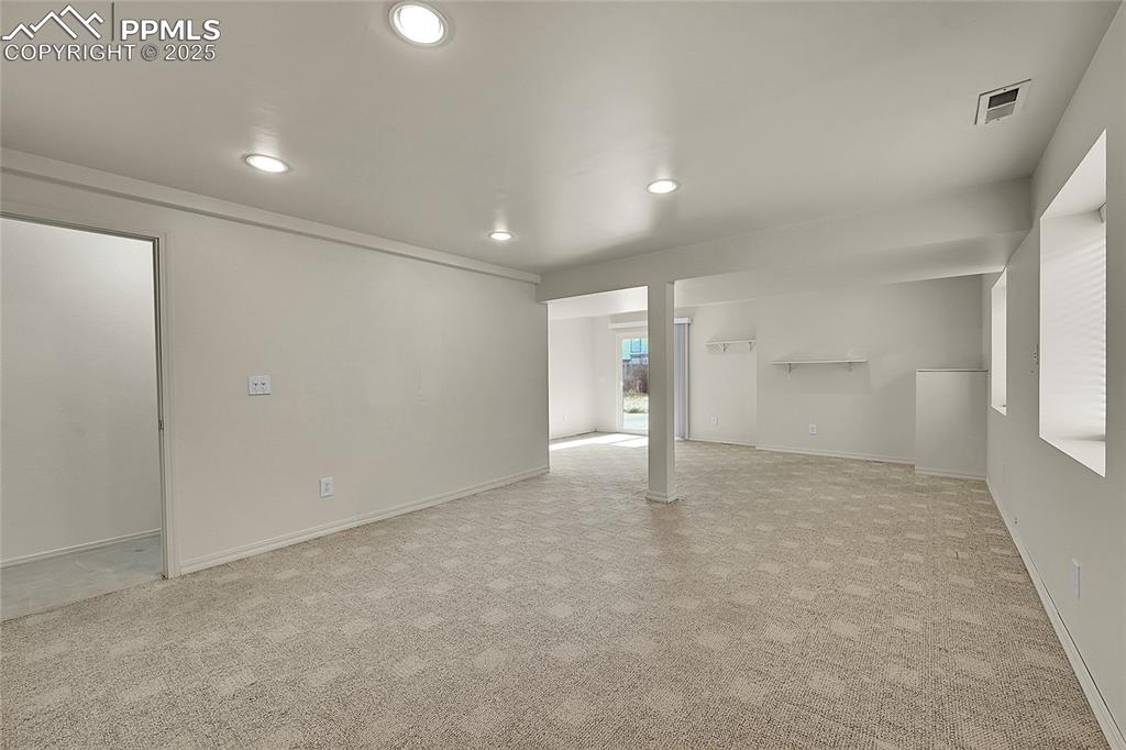 Image 30 of 39: Family Room