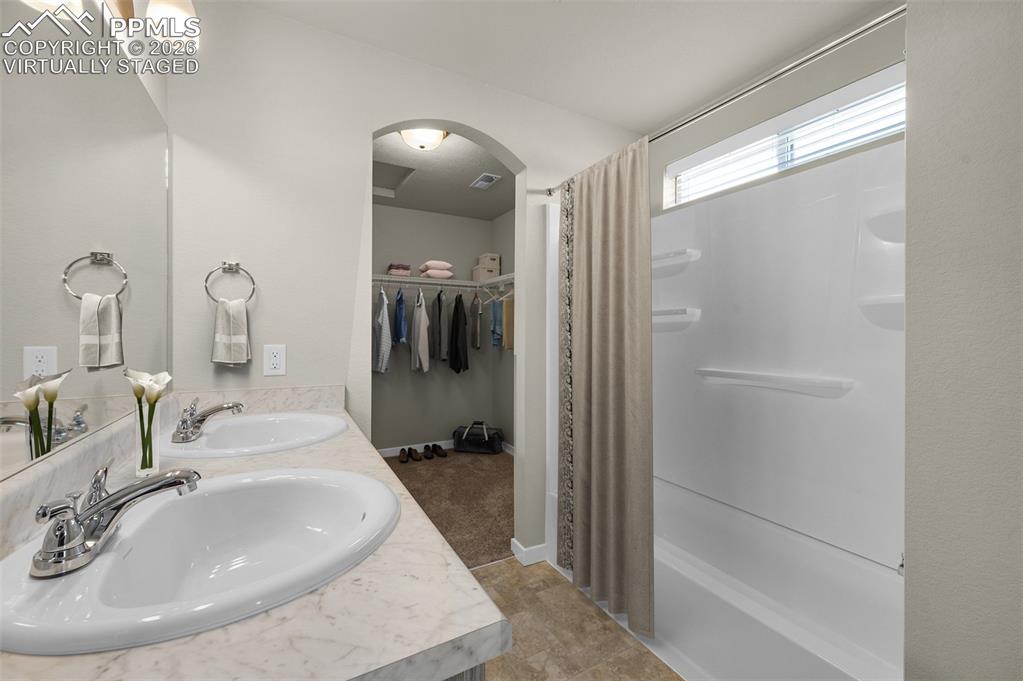 Image 21 of 31: Virtually Staged