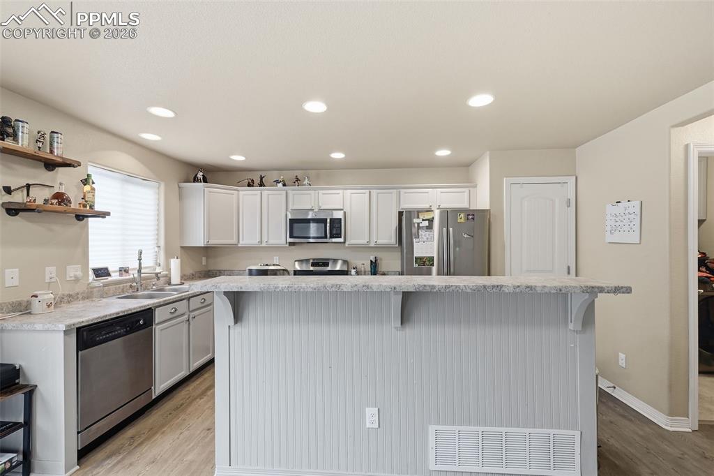 Image 8 of 20: Kitchen