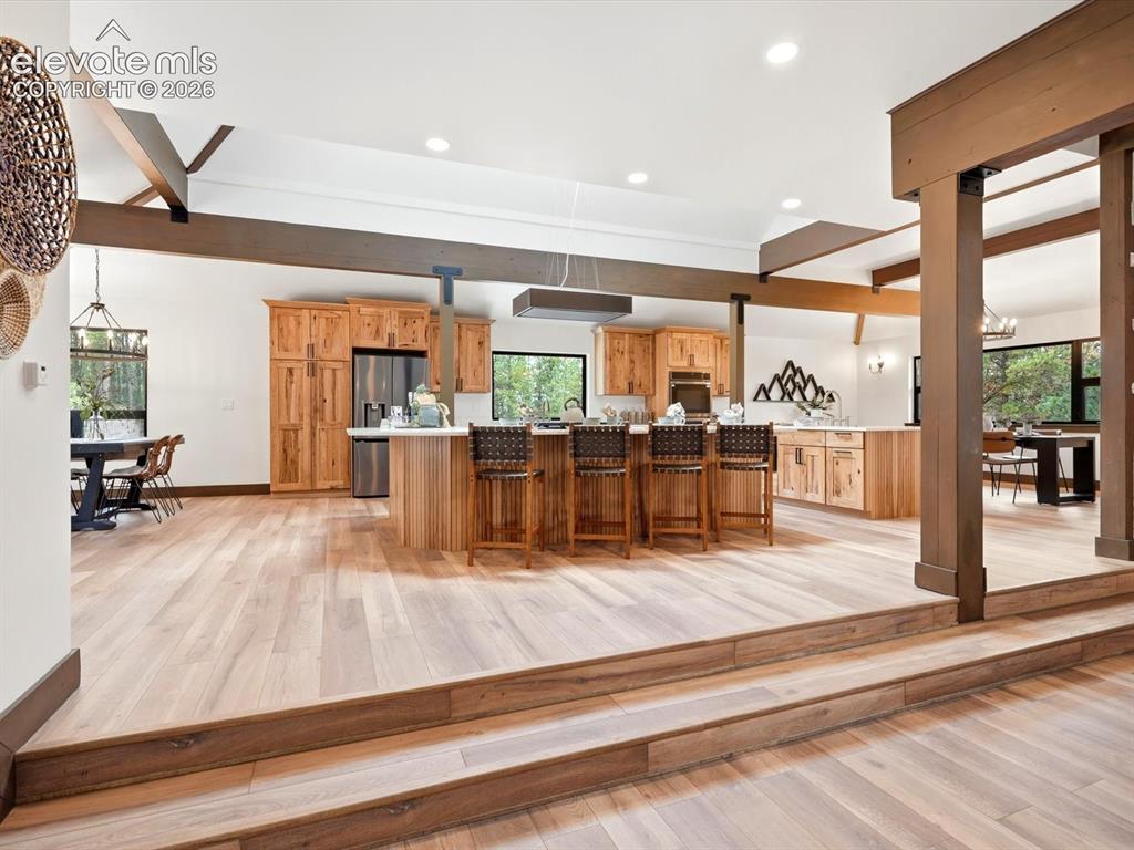 Image 8 of 50: Kitchen