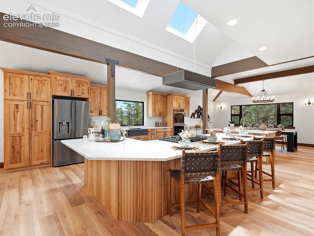 Image 9 of 50: Kitchen