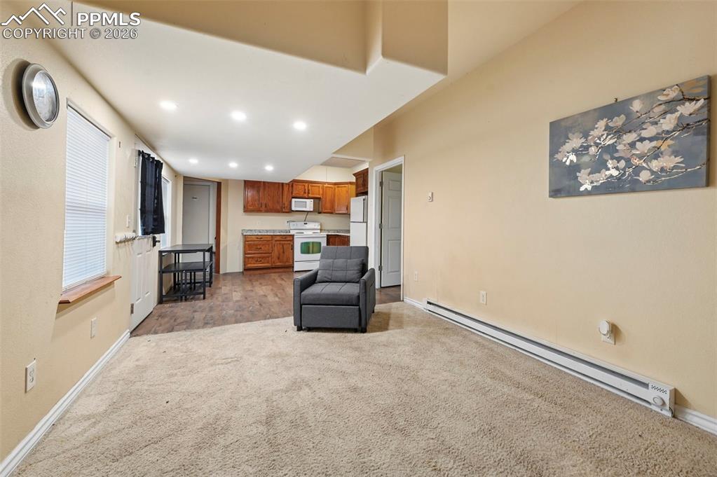 Image 17 of 40: Sitting Room