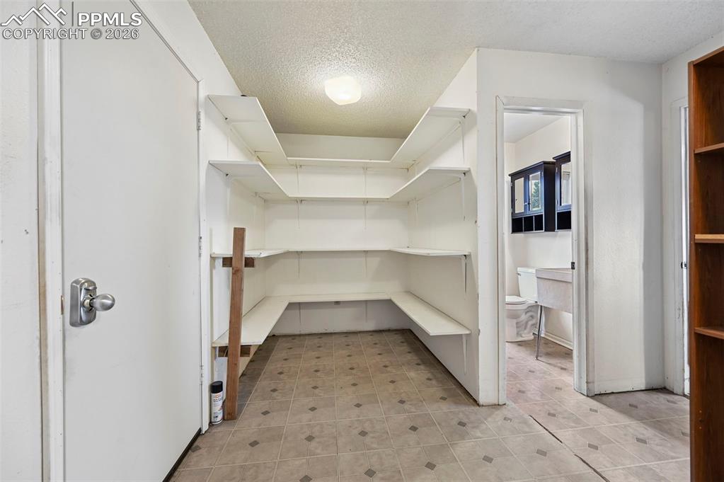 Image 37 of 40: Pantry