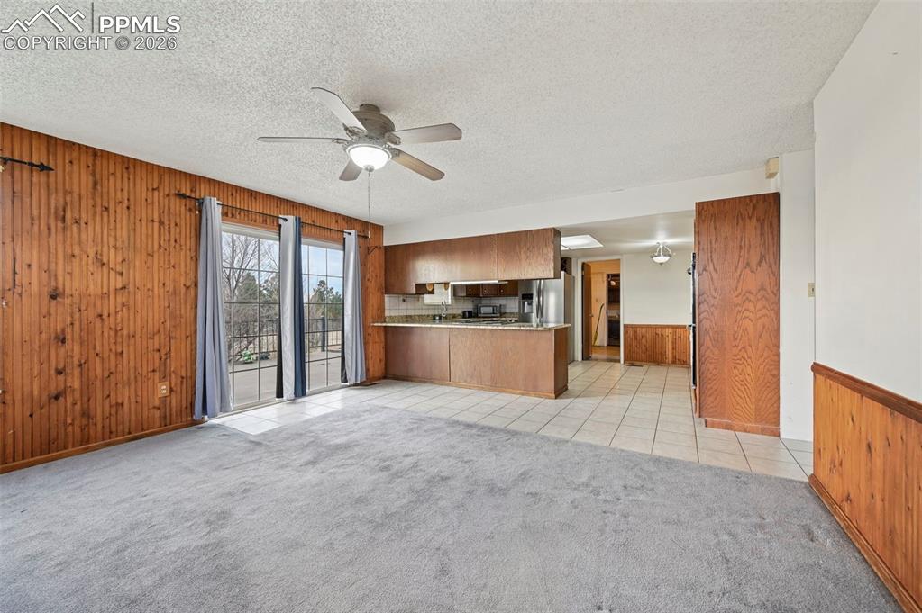 Image 38 of 40: Kitchen