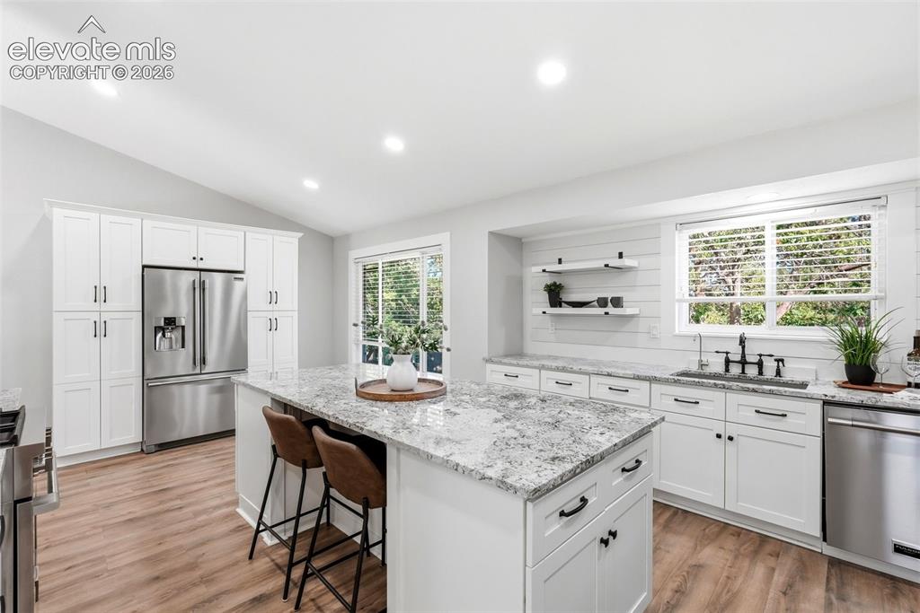 Image 5 of 34: Kitchen
