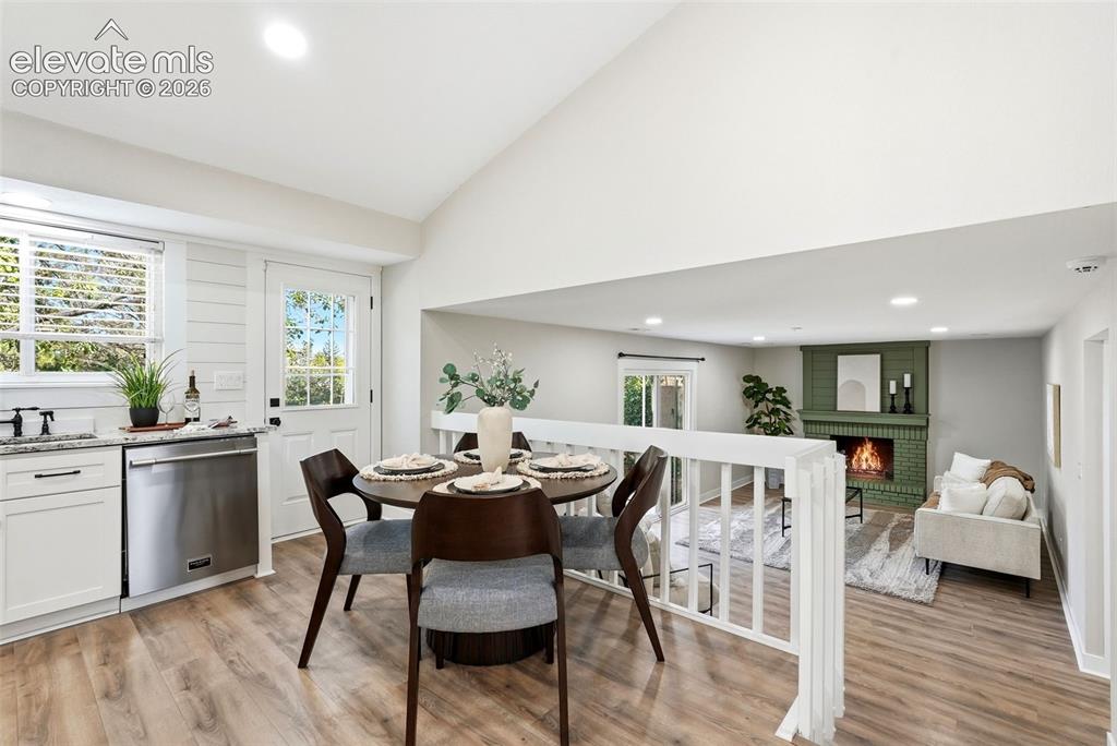 Image 9 of 34: Dining Area
