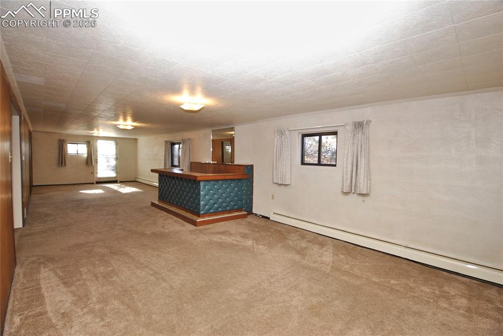 Image 13 of 24: Family Room