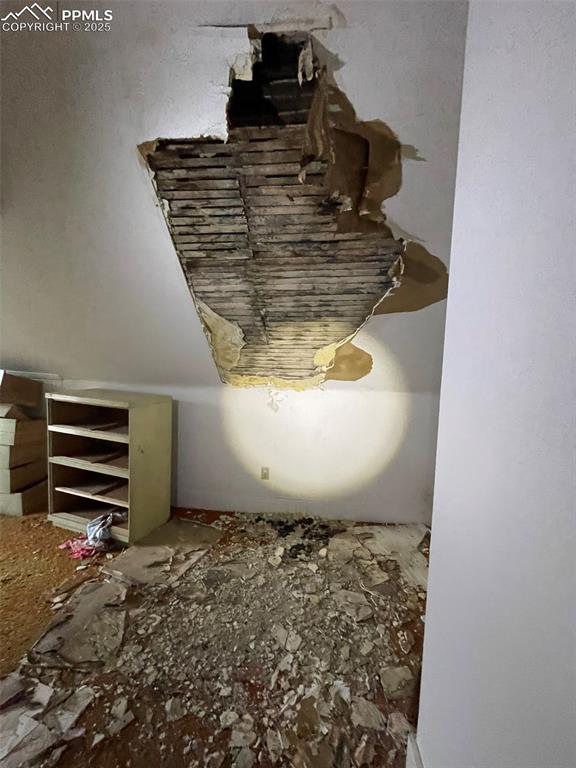 Image 12 of 36: Bedroom