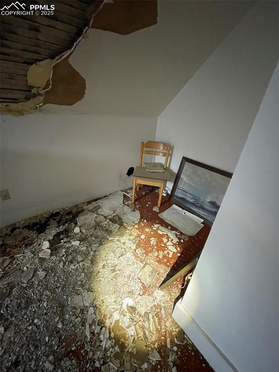 Image 13 of 36: Bedroom