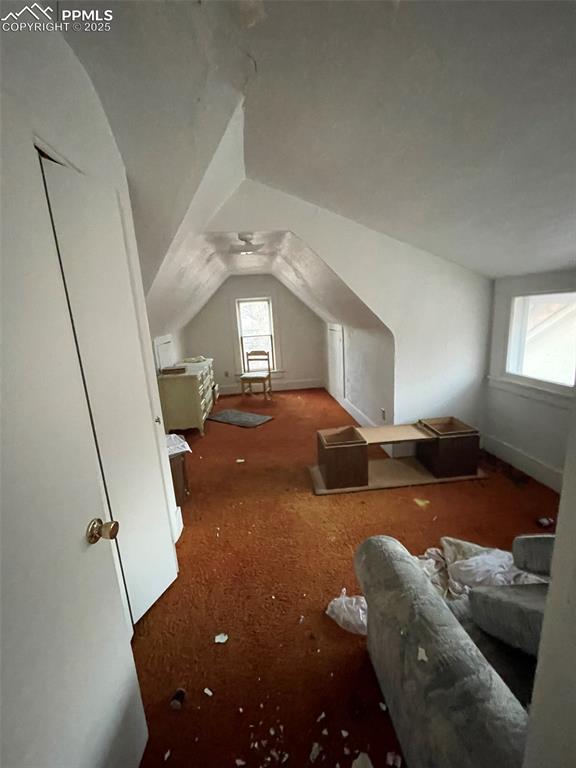 Image 15 of 36: Bedroom