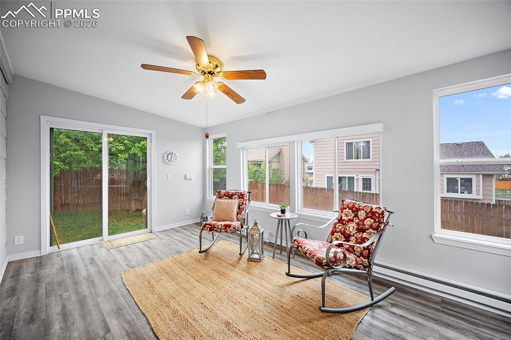 Image 18 of 40: Sitting Room