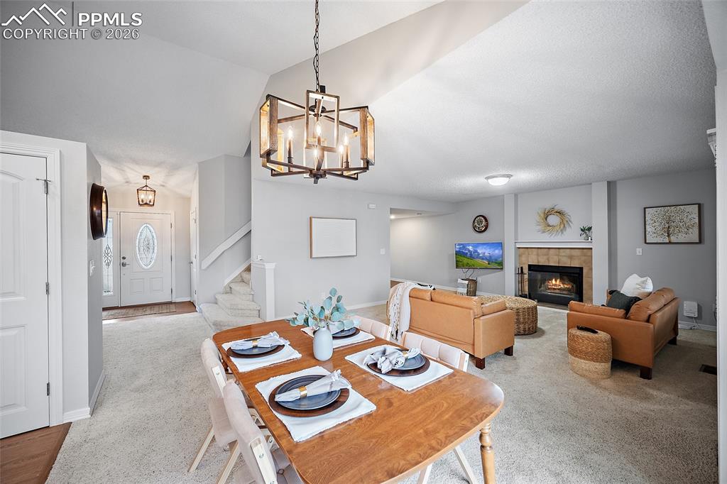 Image 9 of 40: Dining Area