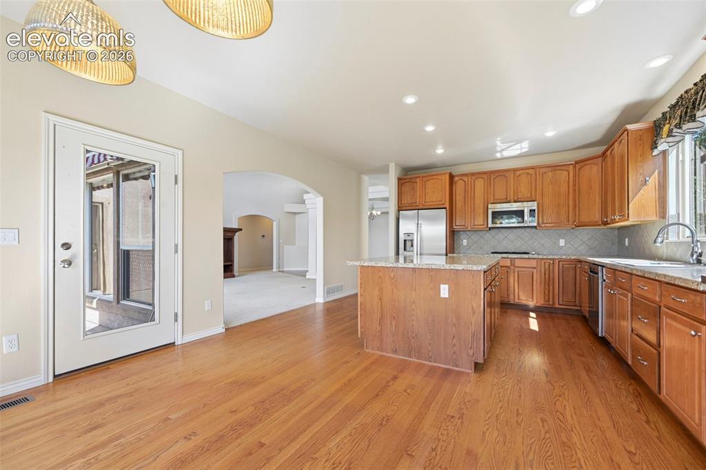 Image 11 of 49: Kitchen