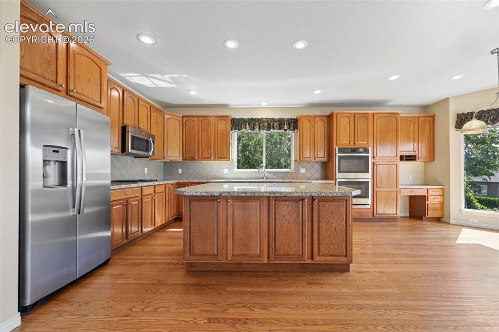 Image 8 of 49: Kitchen