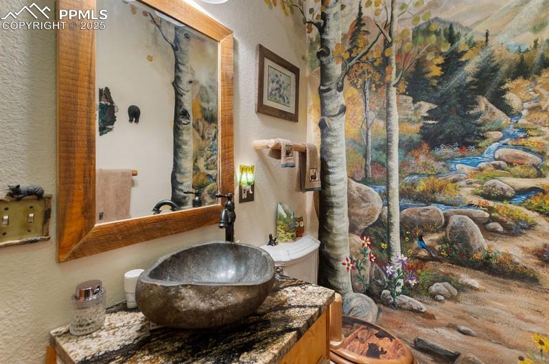 Image 14 of 29: Bathroom