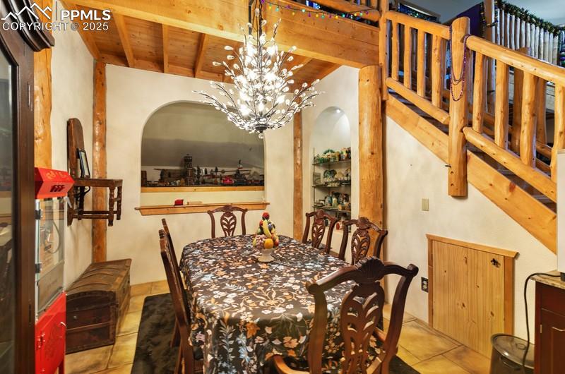 Image 17 of 29: Dining Area