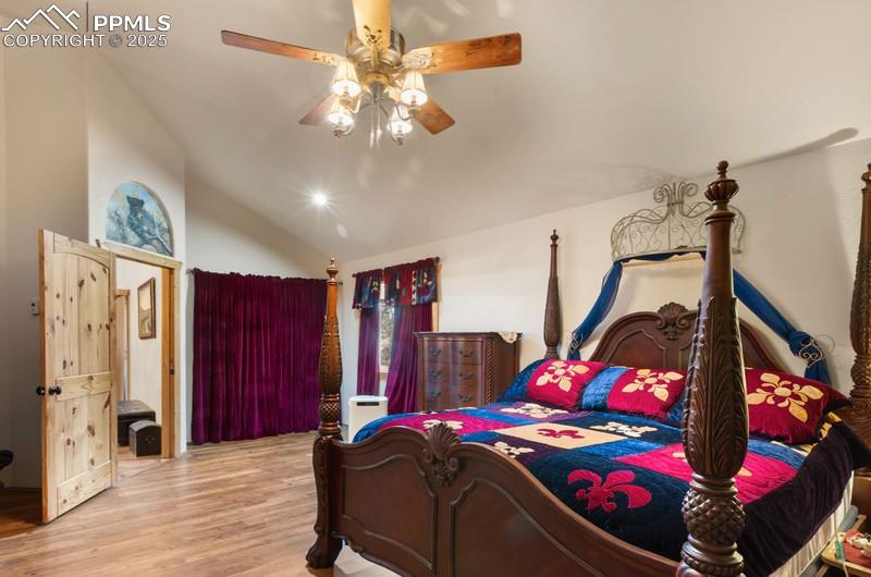 Image 21 of 29: Bedroom