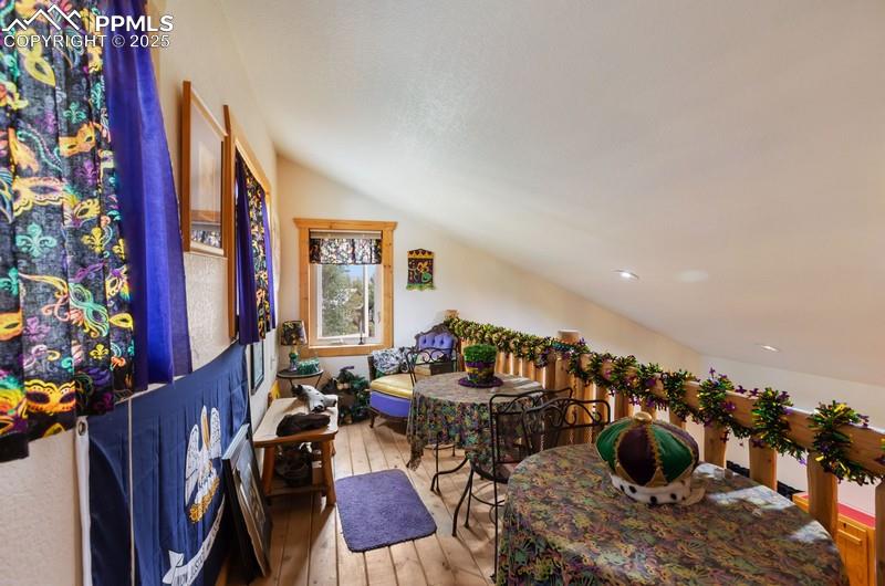 Image 24 of 29: Dining Area