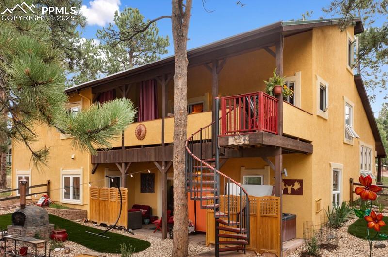 Image 5 of 29: Back of Structure