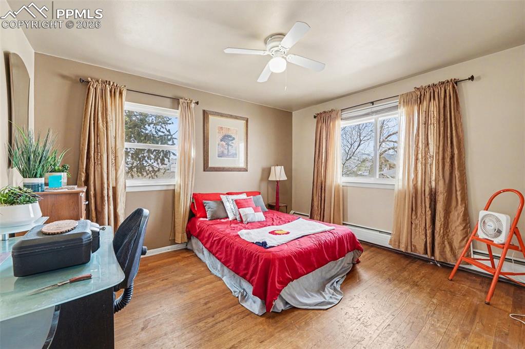 Image 10 of 22: Bedroom