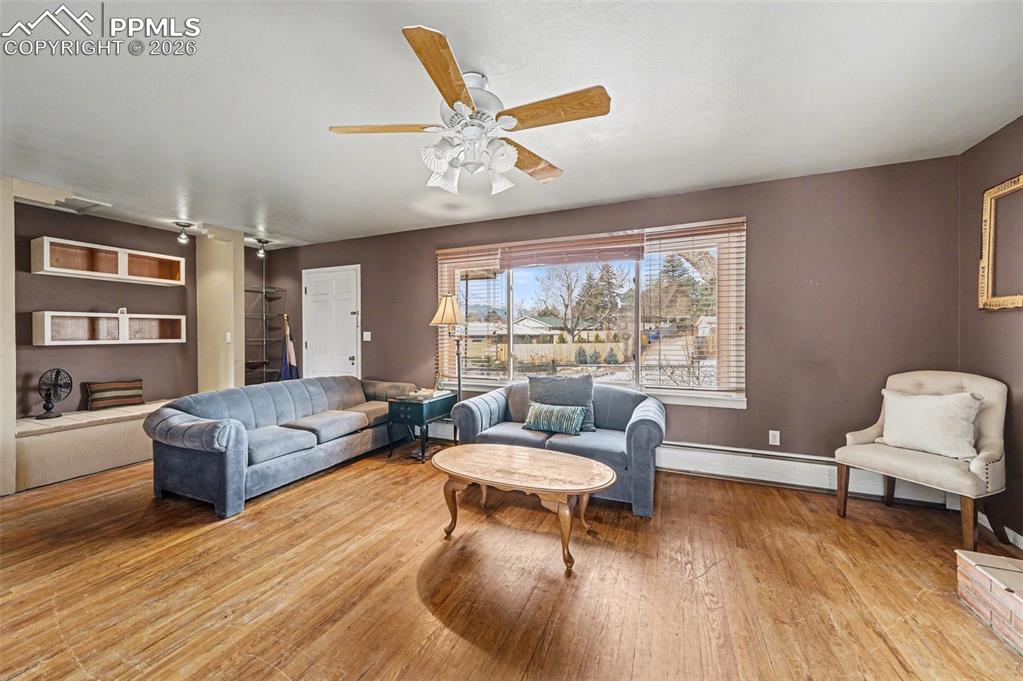 Image 5 of 22: Living Room