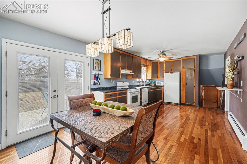 Image 8 of 22: Dining Area