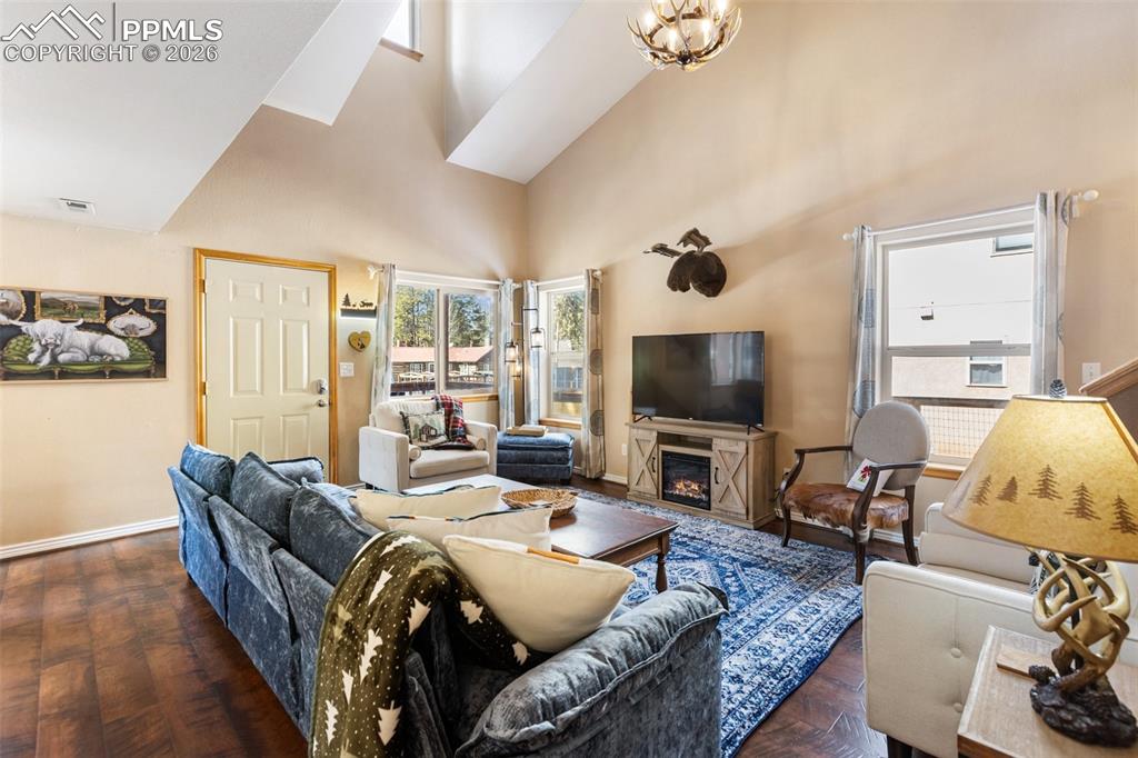 Image 14 of 49: Living Room