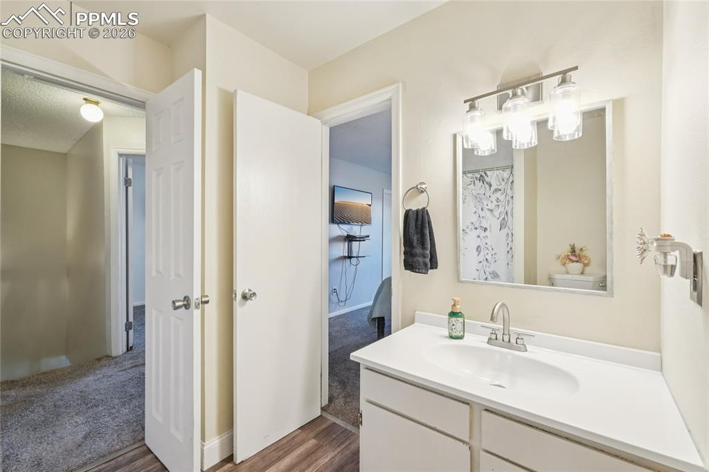 Image 14 of 23: Bathroom