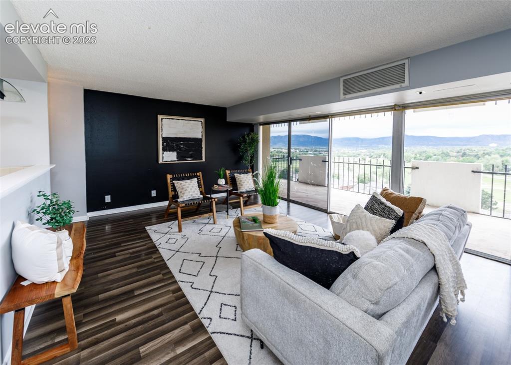 Image 8 of 41: Living Room