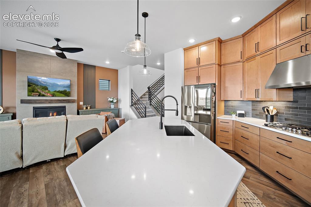 Image 11 of 36: Kitchen