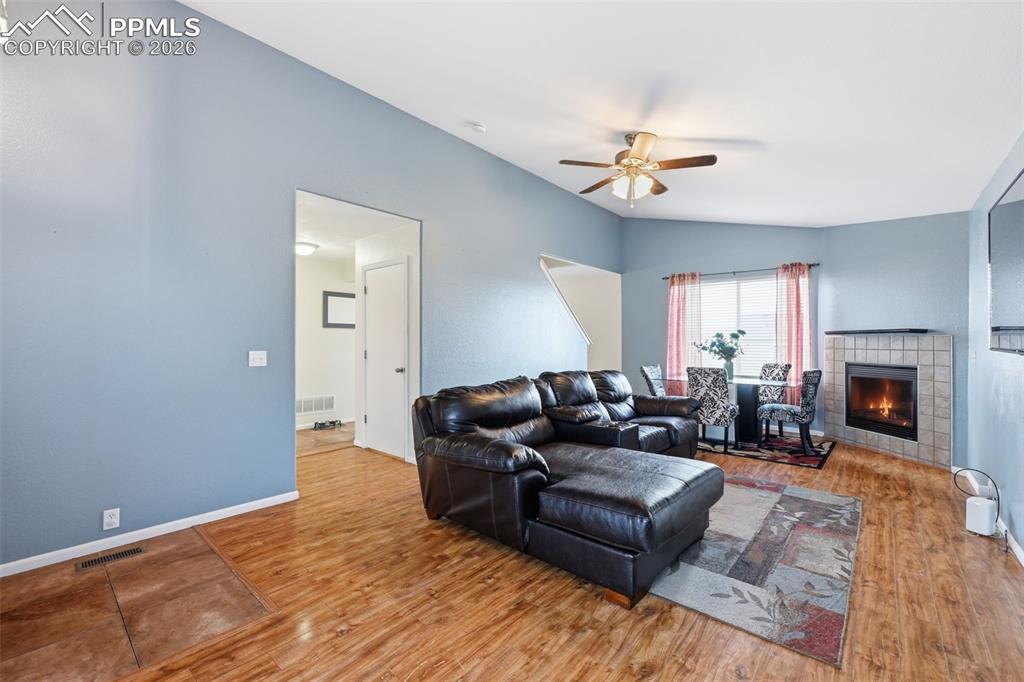 Image 4 of 22: Living Room