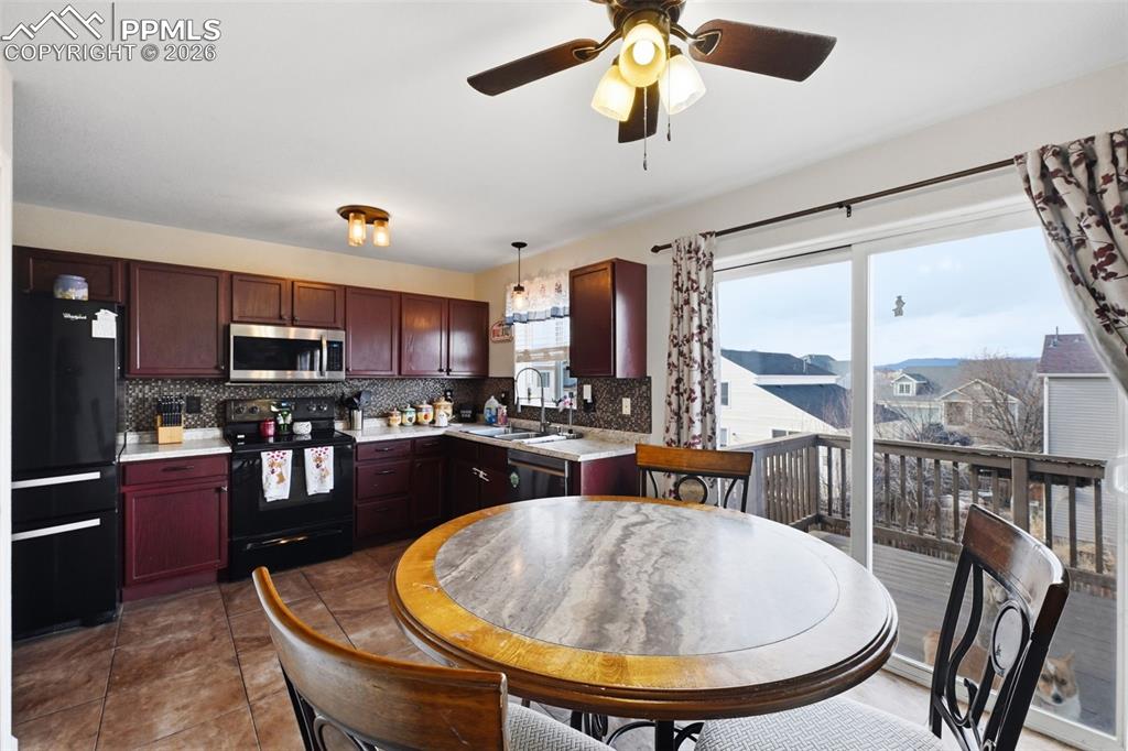 Image 6 of 22: Kitchen