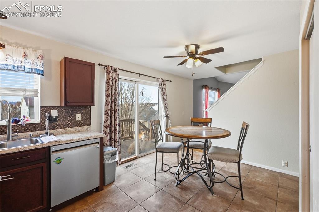 Image 8 of 22: Dining Area