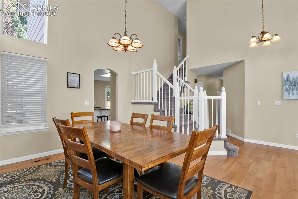 Image 10 of 48: Dining Area