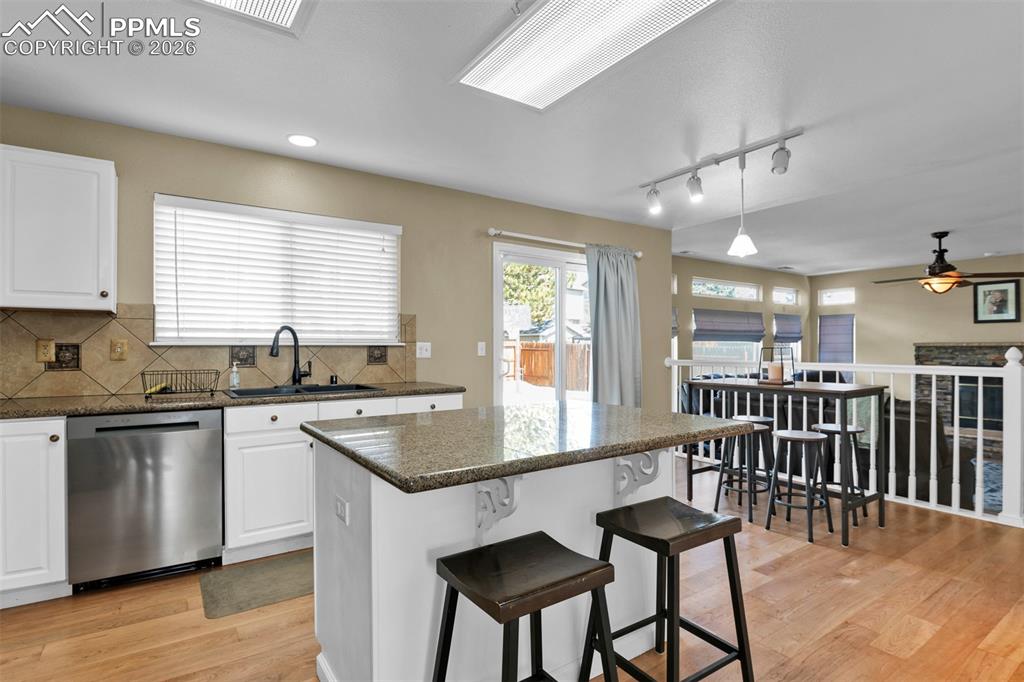 Image 11 of 48: Kitchen