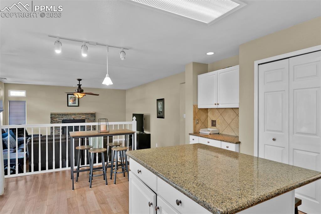 Image 15 of 48: Kitchen