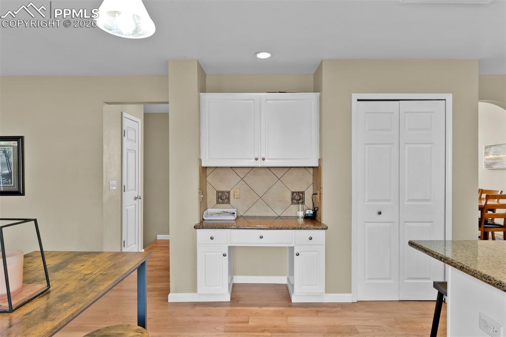 Image 16 of 48: Kitchen