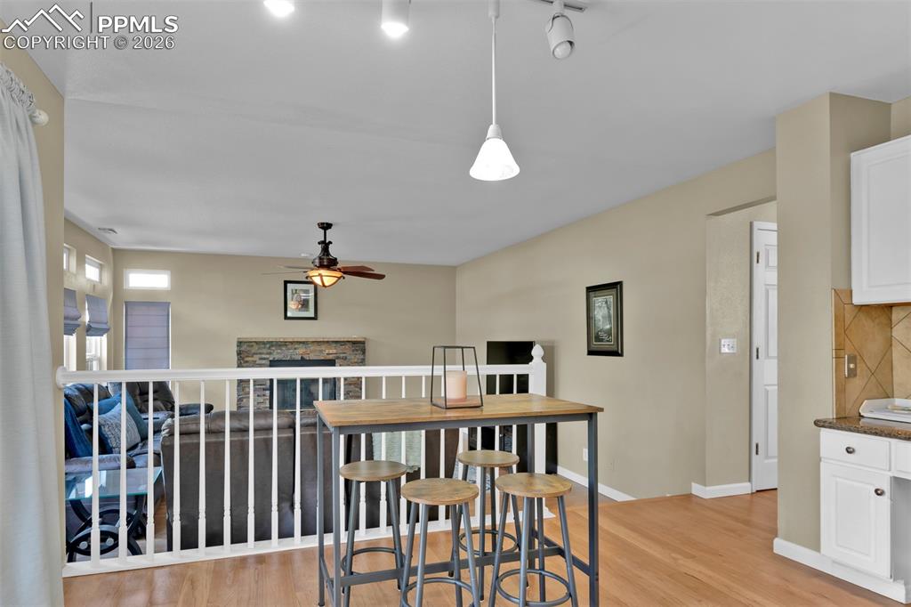 Image 17 of 48: Dining Area