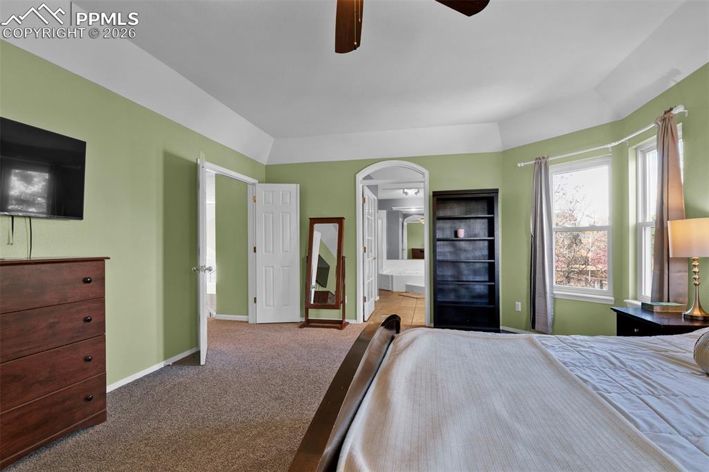 Image 25 of 48: Bedroom