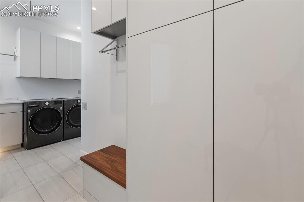 Image 19 of 35: Laundry