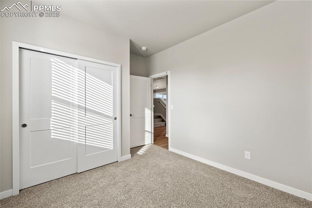 Image 11 of 27: Bedroom