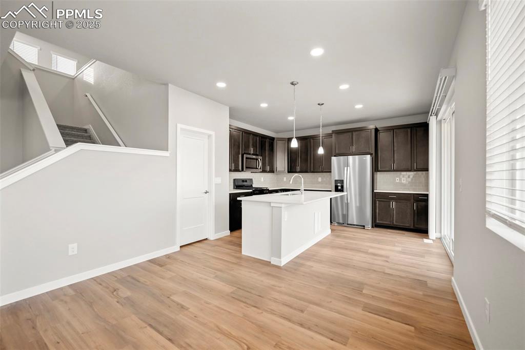 Image 6 of 27: Kitchen