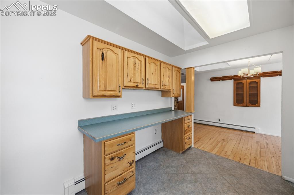 Image 14 of 44: Kitchen