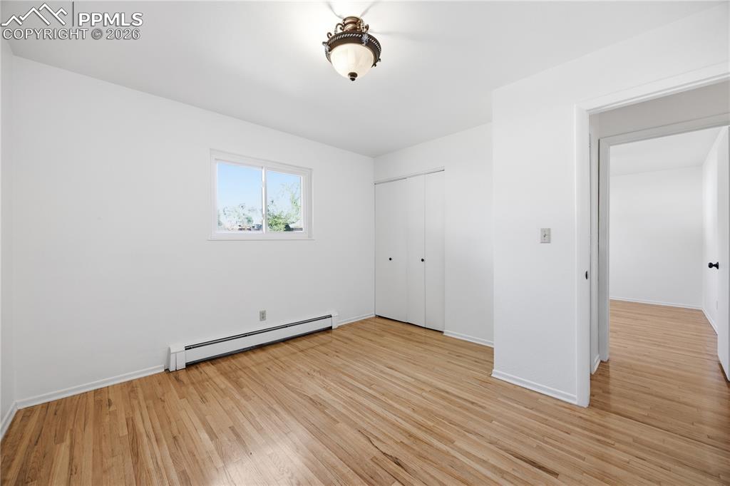 Image 19 of 44: Bedroom