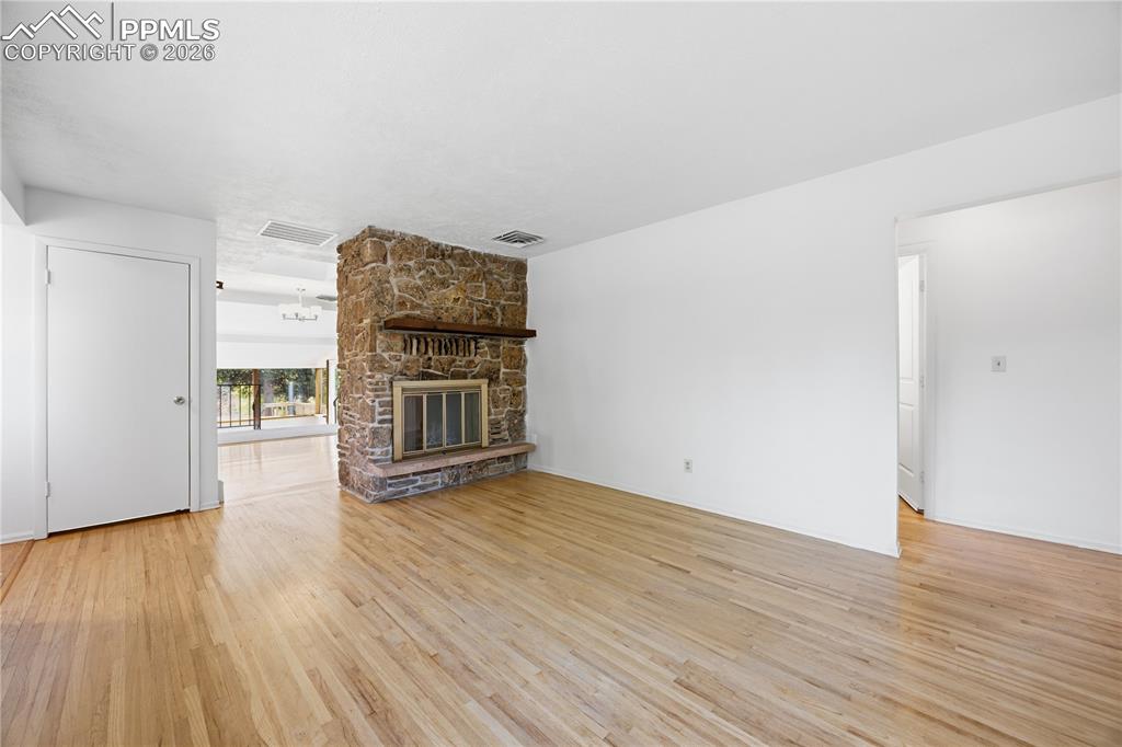 Image 3 of 44: Kitchen