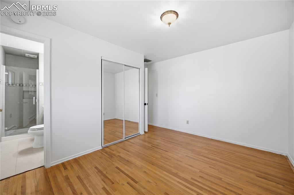 Image 4 of 44: Living Room