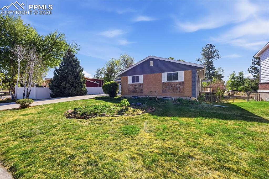 Image 7 of 44: Front of Structure