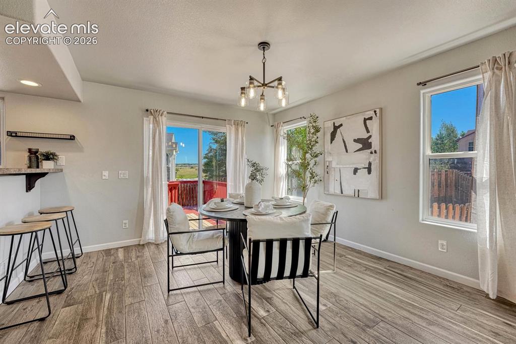 Image 9 of 50: Dining Area