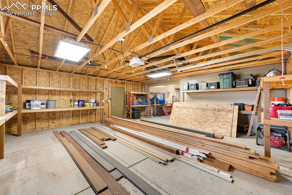 Image 47 of 50: 2nd garage in workshop building